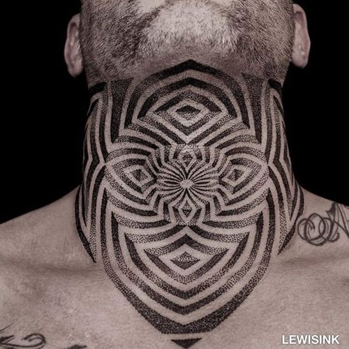 Pointillism optical illusion tattoo by Lewis Ink. #LewisInk #Kinetink #opticalillusion #geometric #pointillism #geometry #neck