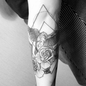 Geometry inspired bird and flower tattoo #JuliaMikhaylova #bird #geometric #fineline #roses #flower