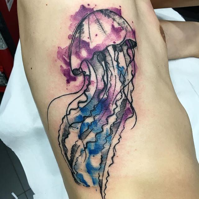 crazy watercolor jellyfish tattoo  tattoo artist Mary Ellen    Tatuagem de águaviva Tatuagens Tatuagens aleatórias
