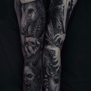 Incredible leg work by Rob Borbas #RobBorbas #Grindesign #horse #skull #claw #demon #horror #evil #blackwork #blackandgrey #wings #bones #skeleton #tattoooftheday