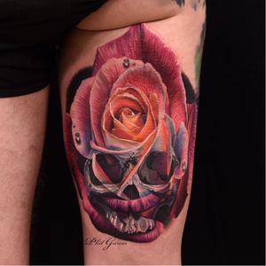 #caveira #skull #PhilGarcia #realismo #tatuagensrealistas #flores #flowers #coloridas #gringo #brasil #brazil #portugues #portuguese