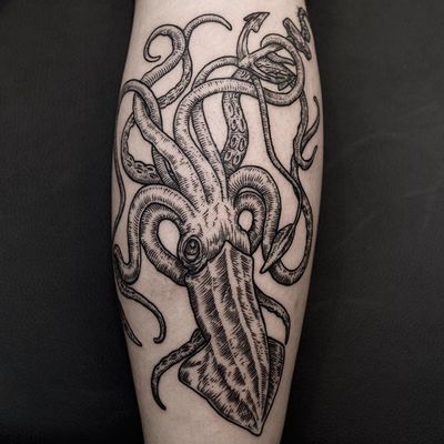 Squid tattoo by Ilja Hummel #IliaHummel #octopustattoos #blackwork #squid #oceanlife #ocean #tentacles #anchor #rope #giantsquid #linework #illustrative #woodblockstyle #tattoooftheday