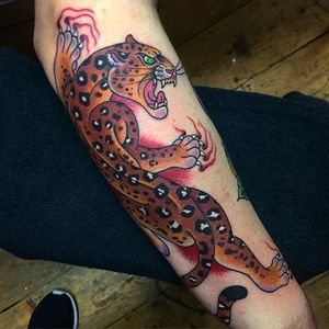 Leopard Tattoo by Daryl Williams #leopard #leopardtattoo #traditional #traditionaltattoos #americantraditional #oldschool #traditionalartist #DarylWilliams