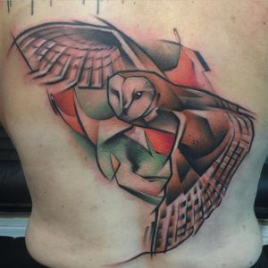 Whooooo doesn't like this back tattoo by Josh Peacock? (Via IG - joshpeacock_obe1) #JoshPeacock #watercolor #graffiti #illustrative #owl