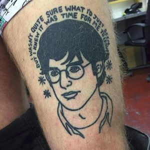 Louis Theroux tattoo by Rich Wells (via IG -- richwellstattoos) #richwells #louistheroux #louistherouxtattoo