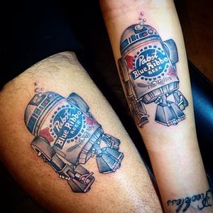 Matching R2D2 Pabst cans by Helen Farber (via IG -- tattoosbyhelen) #helenfarber #starwars #r2d2 #pabst #pabsttattoo #pbr #pbrtattoo