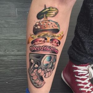 Tattoo por Shaun von Sleaze! #Shaunvonsleaze #Hamburguer #burger #burgerlove #hamburger #skull #cranio #caveira #brain #cérebro
