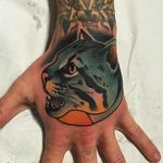 Solid Cat Tattoo on the hand by Kike Esteras @Kike.Esteras #KikeEsteras #Neotraditional #Neotraditionaltattoo #Barcelona #Cat #Handtattoo