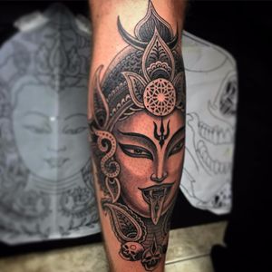 Kali kickin ass by Jondix #Jondix #blackandgrey #Kali #Goddess #geometric #paisley #skull #crown #portrait #lady #thirdeye #Hindu #tattoooftheday