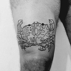 Subtle crab tattoo by Guga Scharf #crabtattoo #GugaScharf #linework