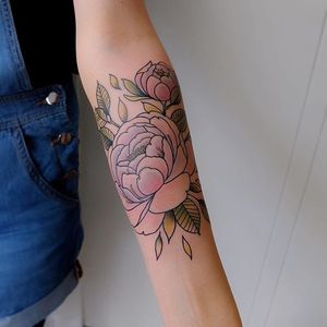 Neo-traditional flower tattoo by Lou DC. #LouDC #kawaii #girly #cute #pinkwork #neotraditional #flower