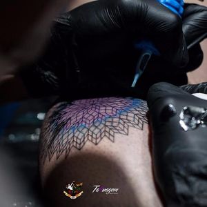 Raphael Lopes mandando ver numa mandala sinistra! #RaphaelLopes #mandala #cuidados #cicatrização #tatuagem #TatuadoresDoBrasil