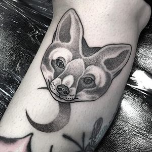 Fox tattoo by Amy Victoria Savage #AmyVictoriaSavage #dotwork #animal #fox #moon