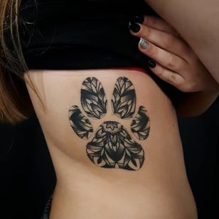 Mandala paw print tattoo by Krissy Bergquist #ribs #mandaladesign #mandala #pawprint #paw #dog #dotwork #blackwork #KrissyBergquist