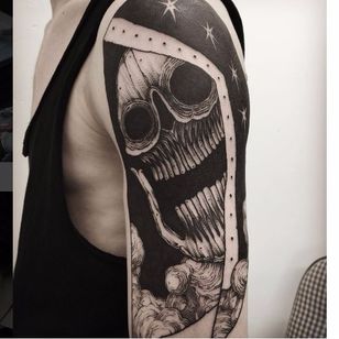 Tatuaje de calavera de Ildo Oh #IldoOh #blackwork #skull