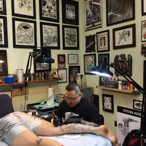 Steve Huie, owner of Flyrite Tattoo in Williamsburg, BK during our latest SESSIONS. #stevenhhuie #flyritetattoo #nyc #SESSIONS