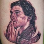 Mais uma tattoo do mestre Fernando Tampa! #FernandoGiehl #FernandoTampa #AyrtonSenna #formula1 #f1 #piloto #brasil #brazil #rip #icone #automobilismo #1deMaio #May1 #realismo #portrait #TatuadoresDoBrasil
