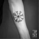 Hand-poked vegvisir tattoo by Mr Tot #vegvisir #MrTot #vikingcompass #viking #symbol #handpoked #dotwork
