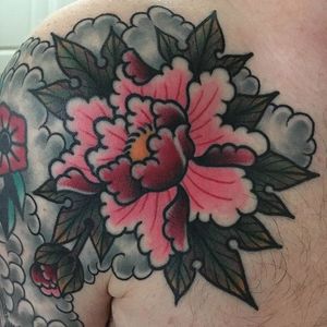 Traditional American style tattoo by Jeroen Van Dijk. #JeroenVanDijk #Amsterdam #traditionalamerican #traditional #flower #peony