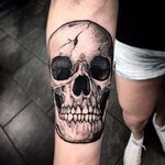 Skull tattoo by Szejn Szejnowski via Instagam @szejno #blackwork #blckwrk #btattooing #dotwork #dotshading #skulltattoo #skull #Szejno