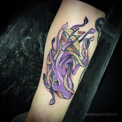 Tatuaje de kraken y barco por Andrew John Smith