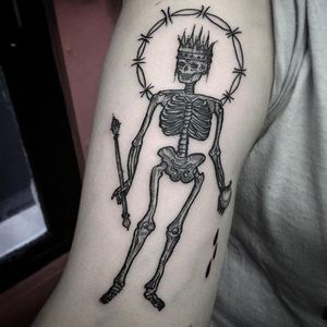 Skeleton King by Rebecca DeWinter (via IG-rebeccadewinterttt) #illustrative #black #nature #skull #skeleton #king #rebeccadewinter