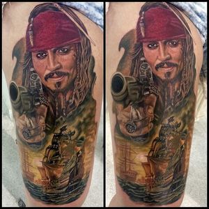 Capitão Jack Sparrow #RodrigoLobão #RodrigoRodrigues #brasil #brazil #tatuadoresdobrasil #brazilianartist #realismo #realism #capitainjacksparrow #JackSparrow #piratasdocaribe #PiratesoftheCaribbean #johnnydepp #nerd #geek #movie #filme