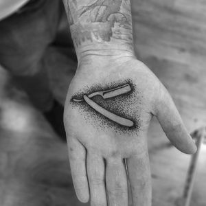 Dotwork Razor Tattoo by TomTom Tattoos #dotwork #blackwork #razor #TomTomTattoos