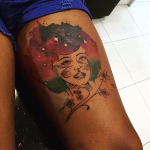 Trabalho da tatuadora de São Paulo, #MarianaSilva, estudiosa da aplicação de cores em peles negras. #watercolor #aquarela #TatuadorasDoBrasil #tatuadorasbrasileiras #DiaInternacionalDaMulher