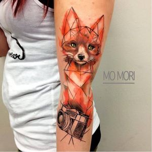 Watercolor tattoo by Mo Mori #fox #watercolor #MoMori #lowpoly #camera #blacklines #mixstyle