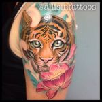 New school tiger and lotus flower by Allisin. #newschool #tiger #bigcat #flower #lotus #Allisin