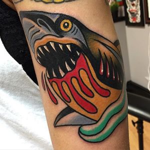 Shark Tattoo by Vinny Morris #shark #sharktattoo #traditionalshark #traditional #traditionaltattoo #traditionaltattoos #traditionalartist #besttraditional #VinnyMorris