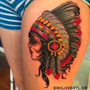 Tatuaje de cabeza de niña nativa por Emilio Saylor #emiliosaylor #neotradicional #girlhead