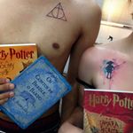 Só o começo da sessão do bruxinho Harry Potter! #Drikalinas #AdrianaVentieri #nerd #geek #culturapop #TatuadorasDoBrasil #harrypotter #dobby #filmes #movies #aquarela #watercolor