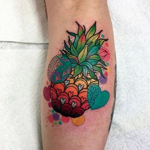 Multi-colored pineapple tattoo by Roberto Euán. #colorful #girly #sparkles #sparkly #glittery #pretty #RobertoEuan #goldlagrimas #pineapple #gradient