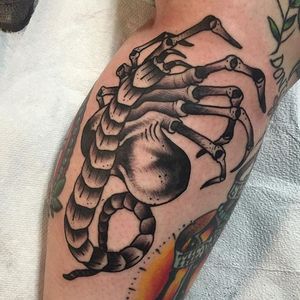 Facehugger Tattoo by @katherinemagnetic #facehugger #facehuggertattoo #alien #aliens #alientattoo #movietattoos #scifi #scifitattoo #traditional #traditionaltattoo