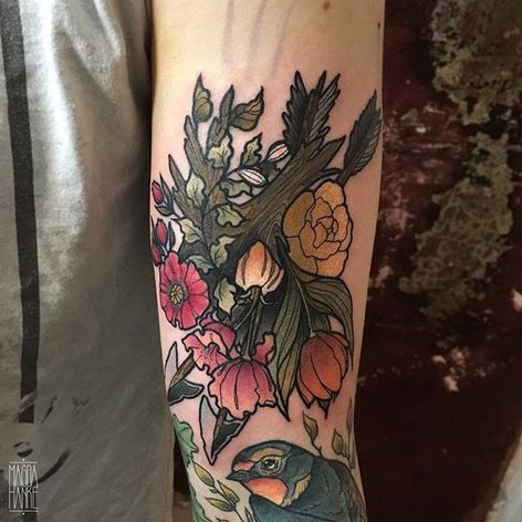 Tatuaje de flores silvestres por Magda Hanke