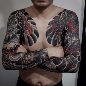 Sleeve Tattoos by Gotch #japanese #japanesetattoo #japanesetattoos #bestjapanesetattoos #classicjapanese #sleeve #japanesesleeve #japaneseartists #Gotch #GotchTattoos