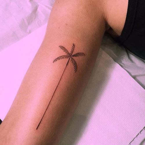 Minimalistic palm tree tattoo by Dylan Long Cho #DylanLongCho #linework #minimalist #minimalistic #summer #palmtree