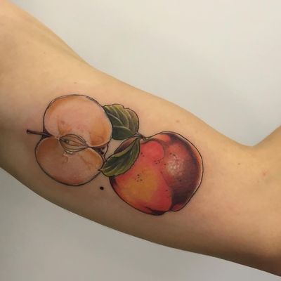 Apple and peach tattoo by vanessa.core #VanessaCore #peachtattoos #illustrative #painterly #watercolor #nature #apple #peach #fruit #foodtattoo #leaves