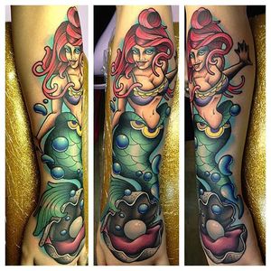 Mermaid tattoo by Pat Bennett #mermaid #pearl #pearls #seashell #sea #color #colorful #vibrant #PatBennett