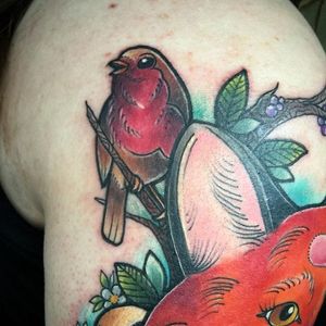 Cute little robin perched on a branch. Tattoo by Isobel Juliet Stevenson. #neotraditional #bird #robin #IsobelJulietStevenson