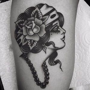 A classic beauty in black and grey. (Via Instagram andreaguilimondi) #andreagiulimondi #traditional #ladyhead #girl #blackandgrey
