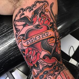 Traditional heart, swallows and roses by Ross Nagle #RossNagle #traditional #color #heart #bird #rose #swallow #mom #color #tattoooftheday