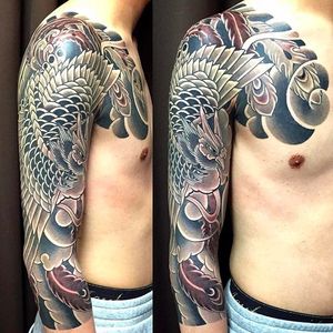 Phoenix sleeve and chest tattoo by Ryo Niitsuma. #RyoNiitsuma #DMStattoo #JapaneseTattoo #horimono #phoenix #sleeve #japanese