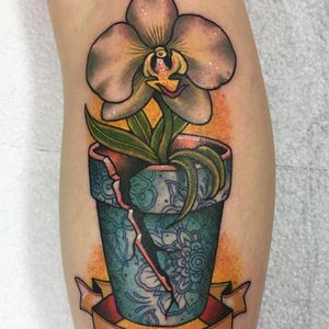 Plant tattoo by Guen Douglas #GuenDouglas #planttattoos #color #newtraditional #neotraditional #orchid #plant #flower #nature #pattern #mandala #banner #leaves #vase #dots #floral #tattoooftheday