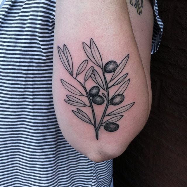 30 Great Olive Branch Tattoo Ideas And Styles That You Should Try  Psycho  Tats