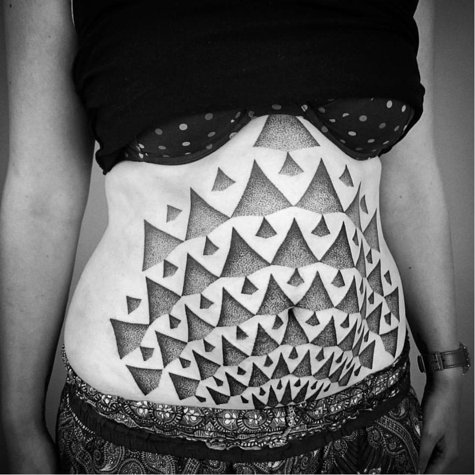 20 Attractive Stomach Tattoo Designs for Men and Women