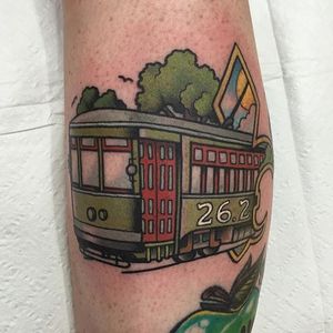 The cleverest athletic tattoo ever by James Cumberland (IG—jamescumberland). #JamesCumberland #marathon #traditional #train #unusual