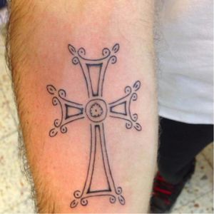 Crosses, of course, are a common yet highly symbolic image in this tradition of tattooing upheld by Wassim Razzouk. #Christian #Coptic #cross #RazzoukTattoo #WassimRazzouk #woodenblock